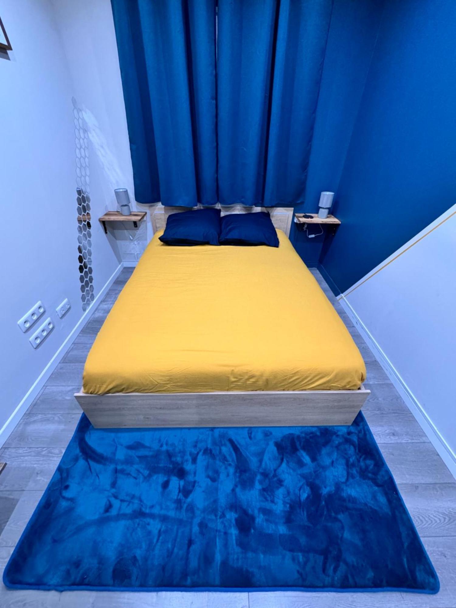 Worldroom Chambre Privee Avec Espace Commun Perpignan Exterior foto