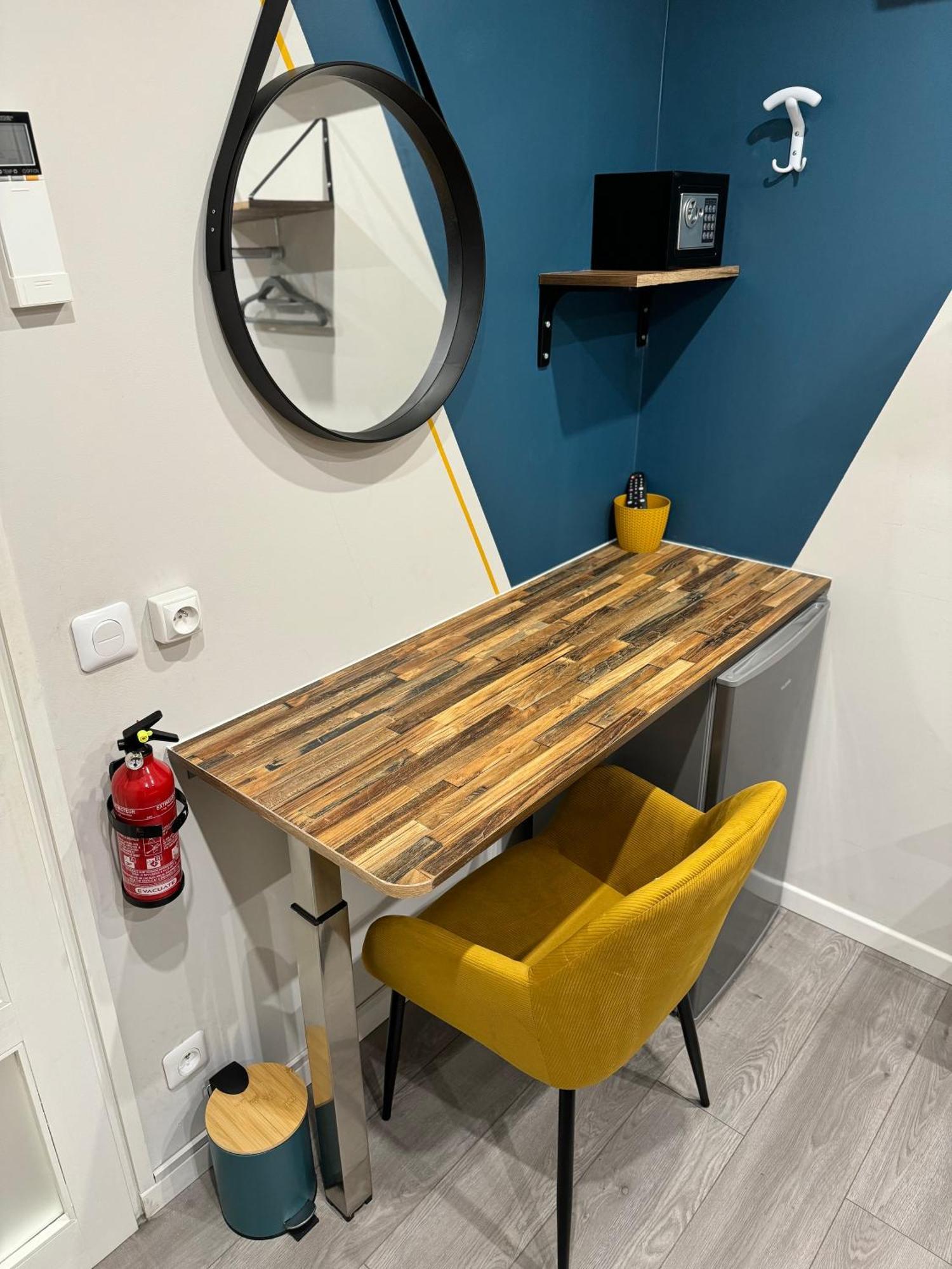 Worldroom Chambre Privee Avec Espace Commun Perpignan Exterior foto