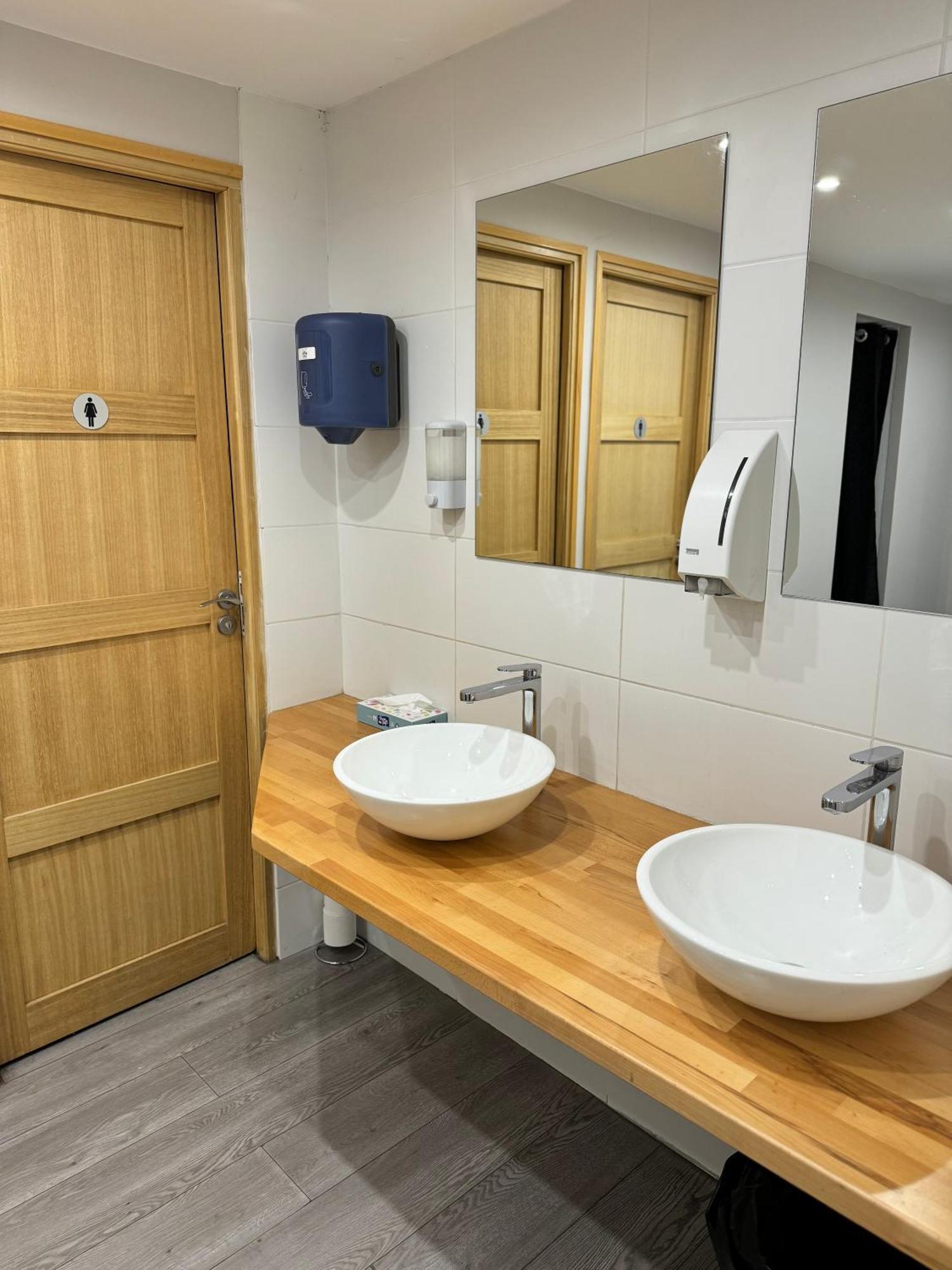 Worldroom Chambre Privee Avec Espace Commun Perpignan Cameră foto