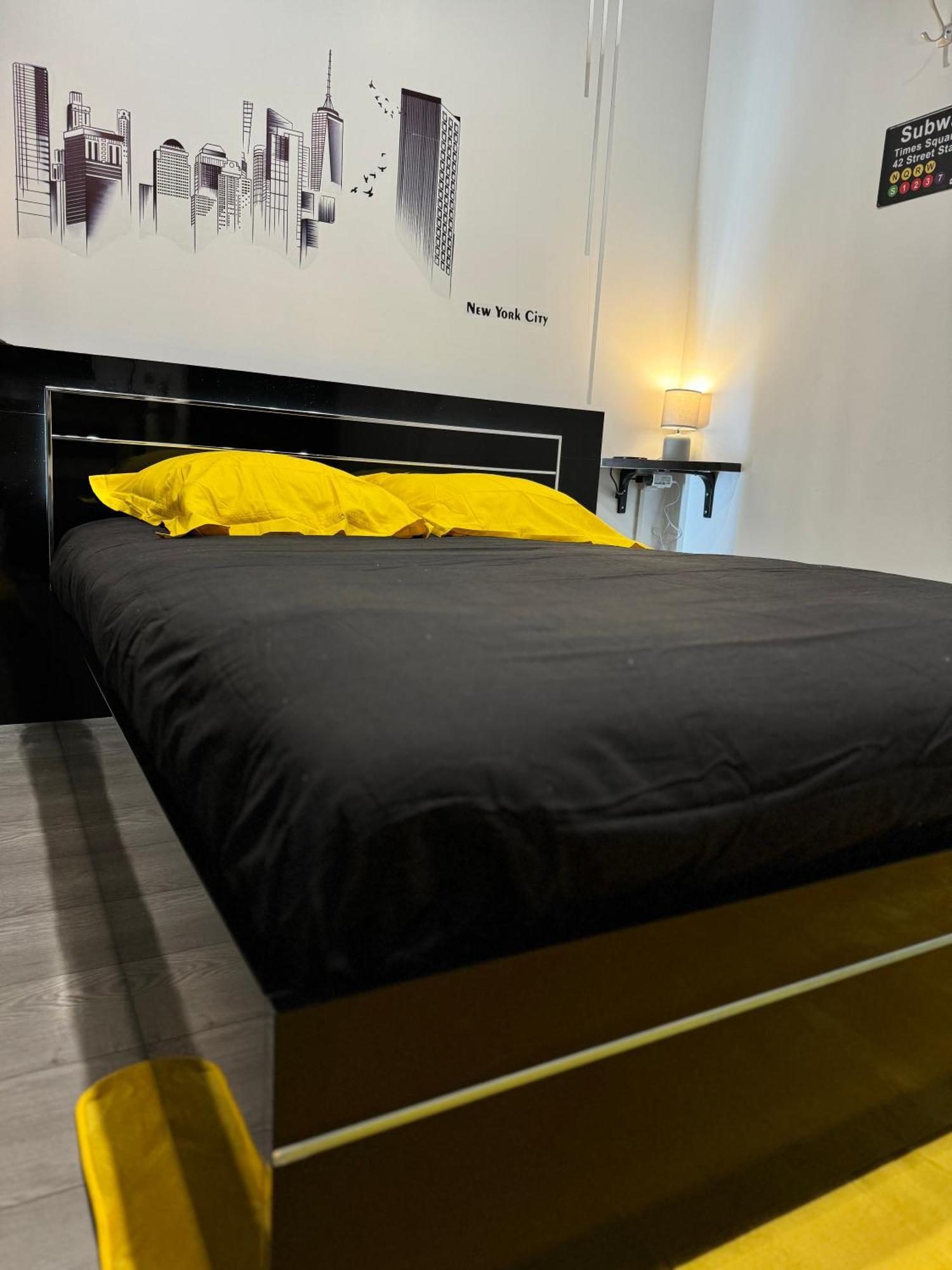 Worldroom Chambre Privee Avec Espace Commun Perpignan Exterior foto