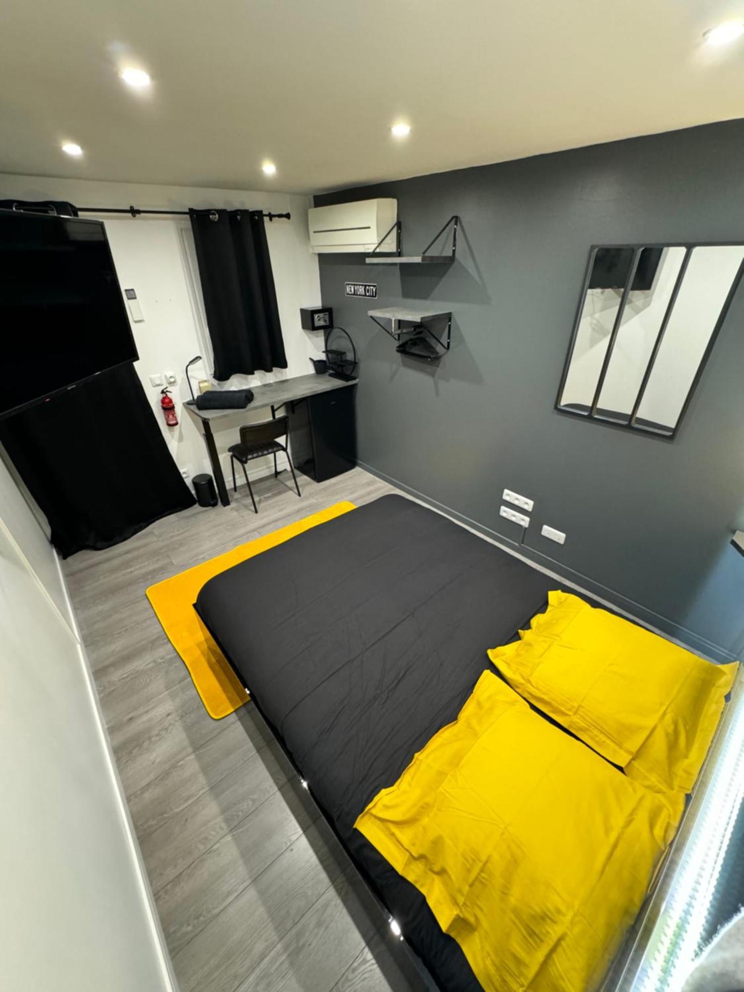 Worldroom Chambre Privee Avec Espace Commun Perpignan Exterior foto