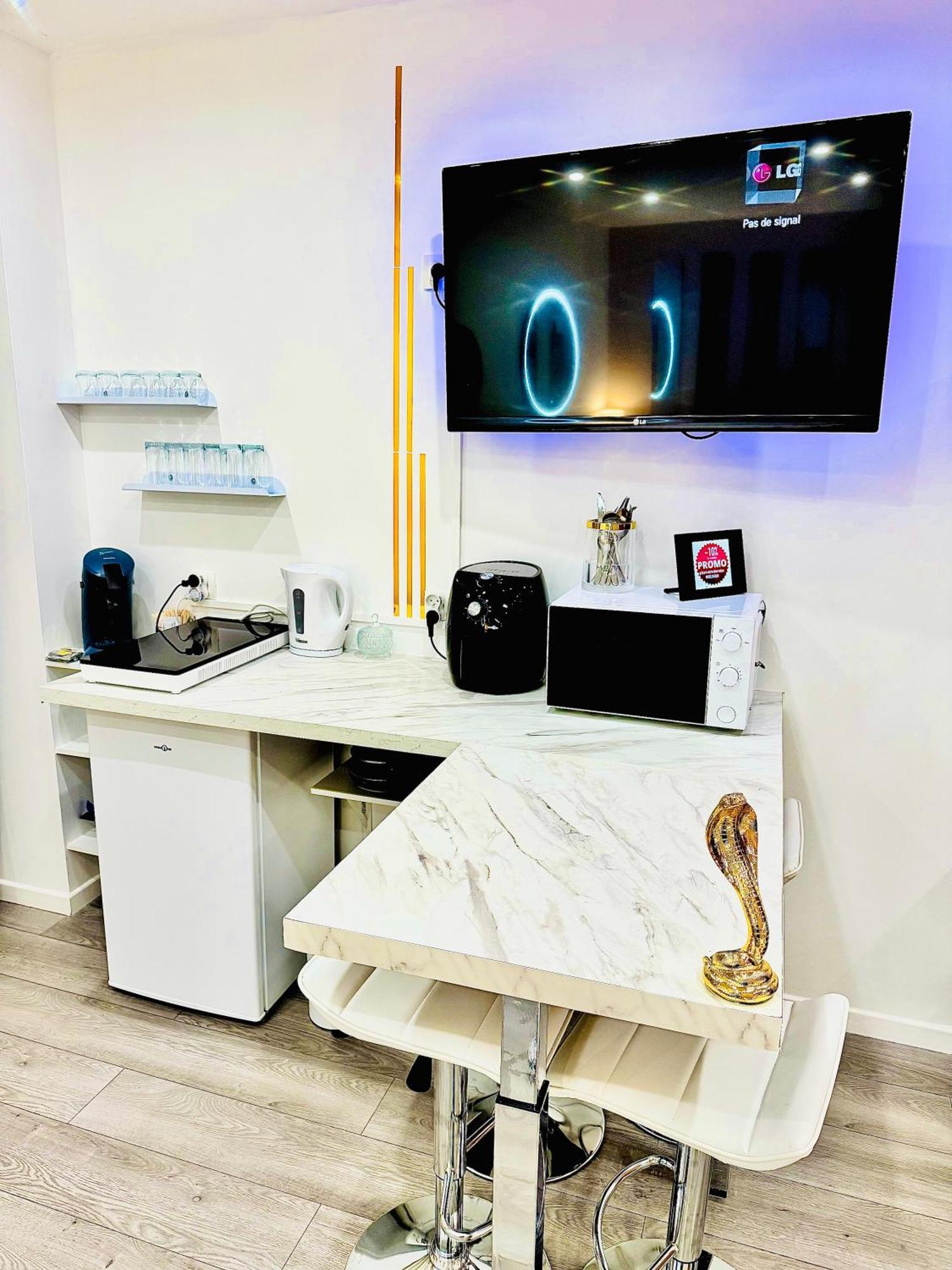 Worldroom Chambre Privee Avec Espace Commun Perpignan Exterior foto