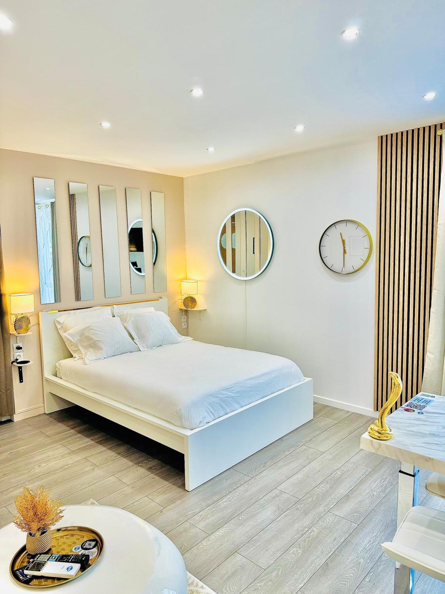 Worldroom Chambre Privee Avec Espace Commun Perpignan Exterior foto